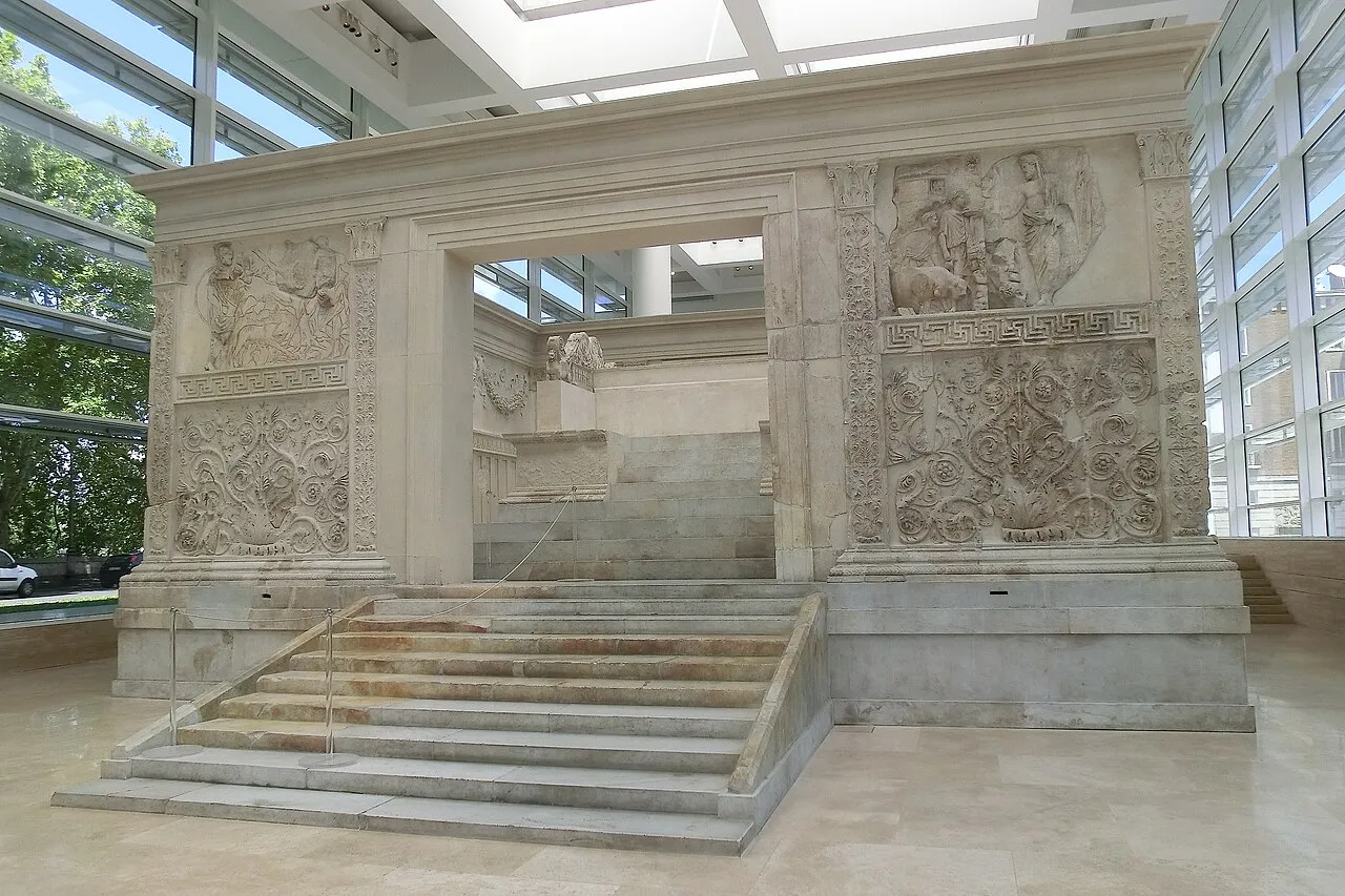 Ara Pacis Augustae — Roma, 9 a.C.