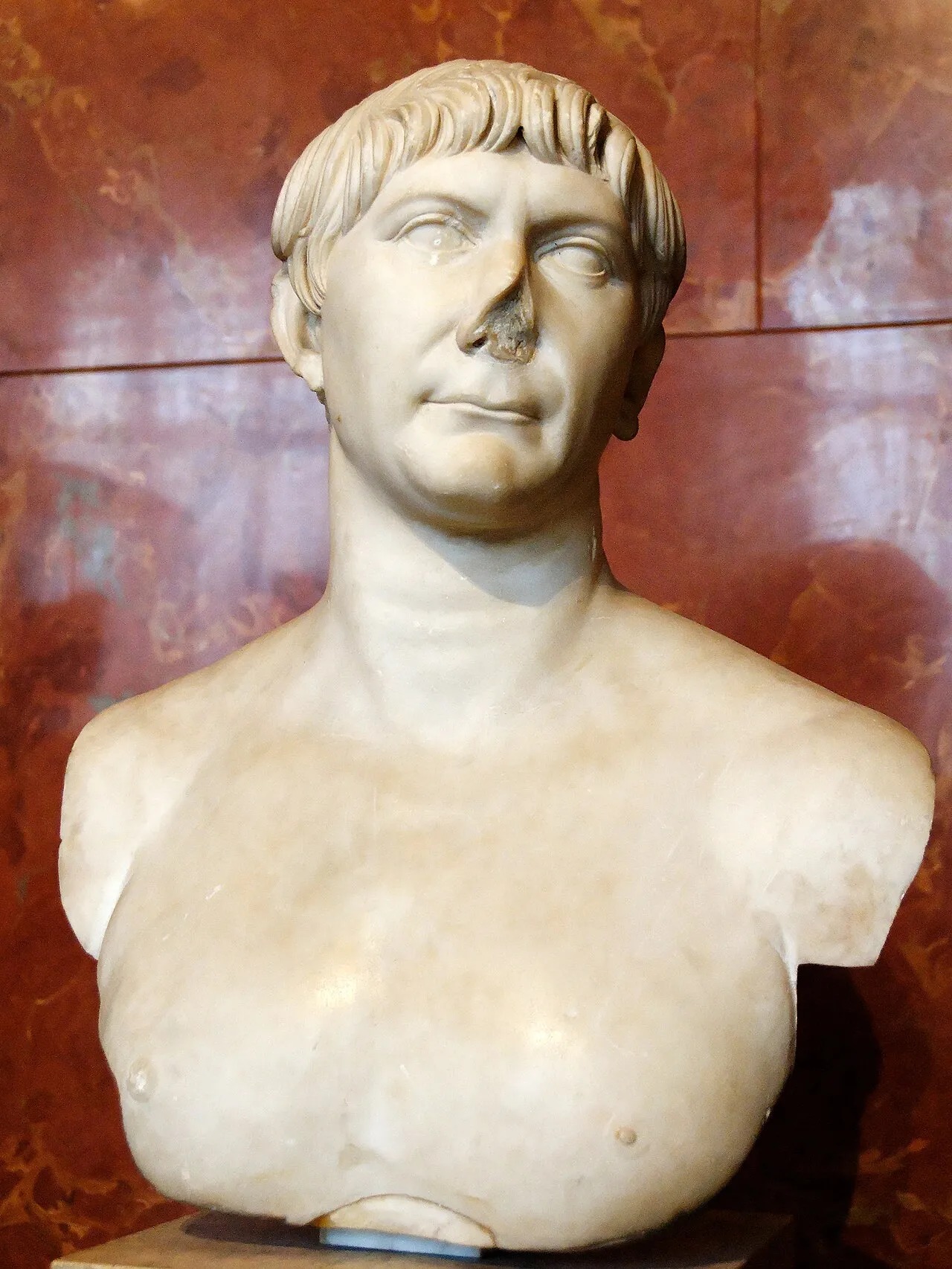 Busto marmoreo dell'imperatore Traiano