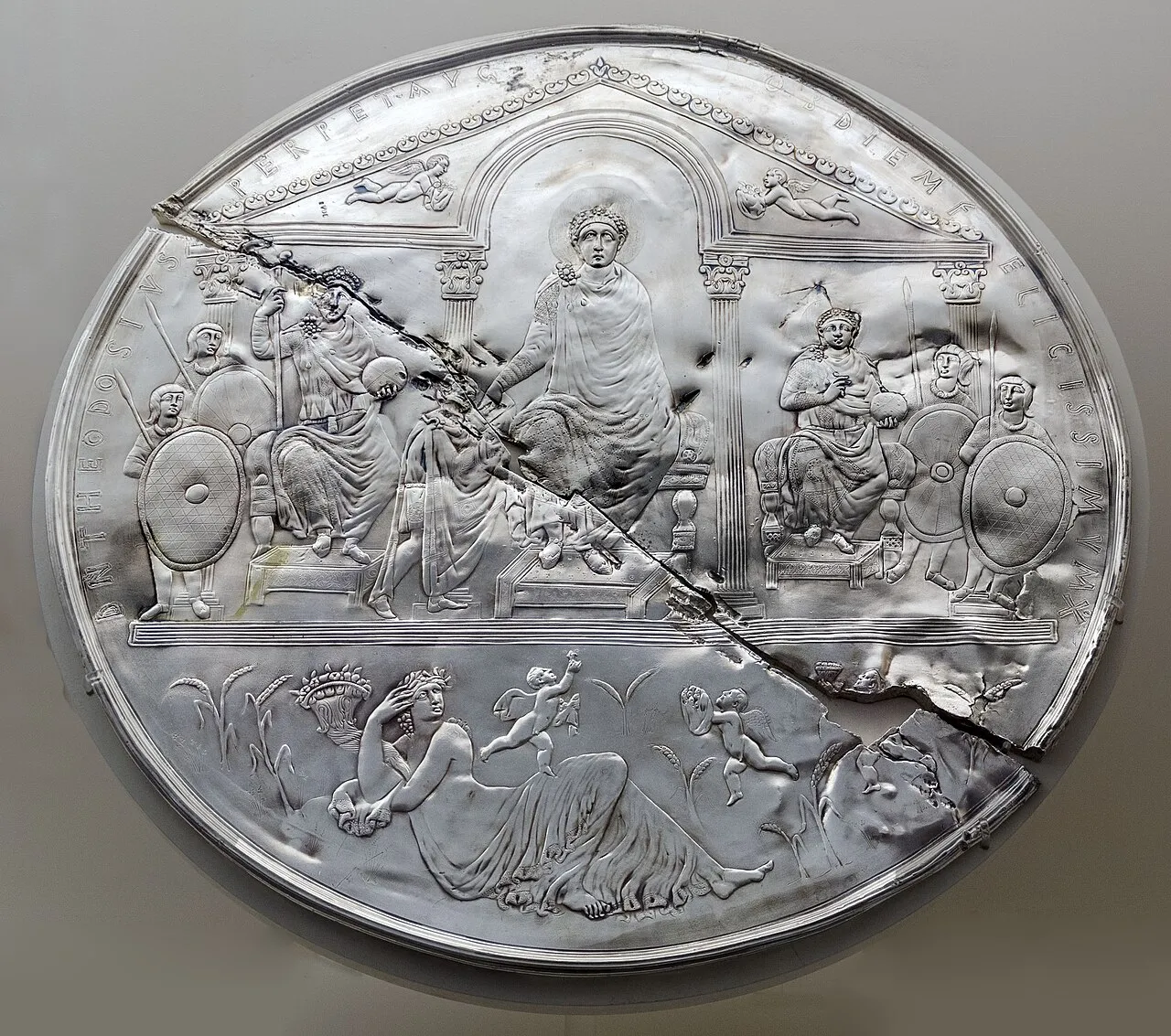 Missorio d'argento di Teodosio I, 388 d.C., Real Academia de la Historia, Madrid