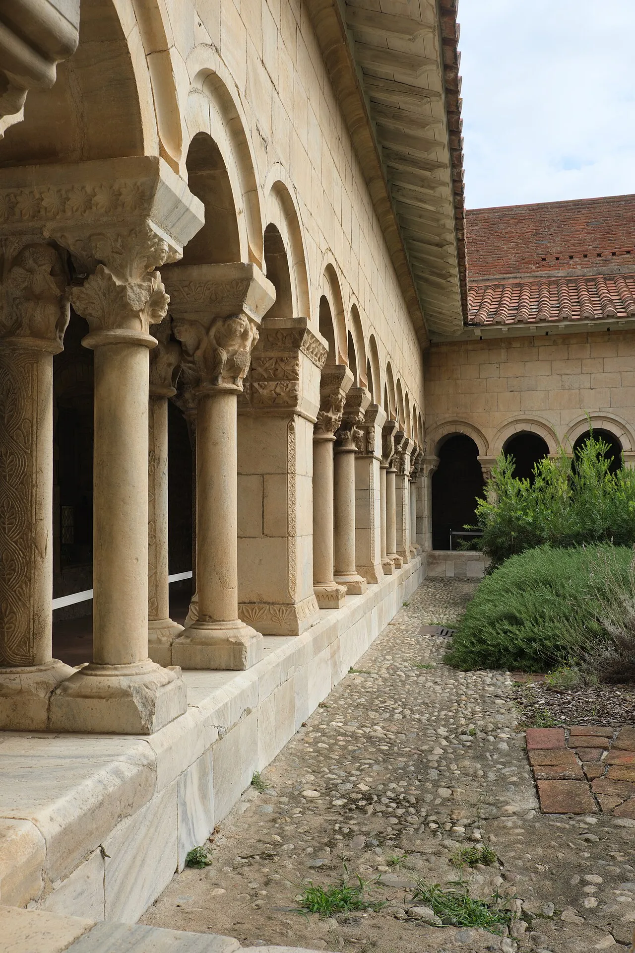 Chiostro della cattedrale di Elne, l'antica Helena