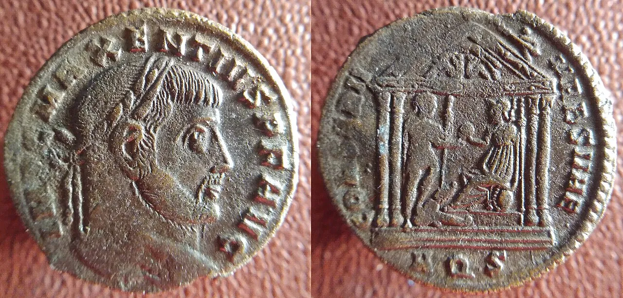 Follis di Massenzio col tempio di Roma — CONSERVATOR VRBIS SVAE