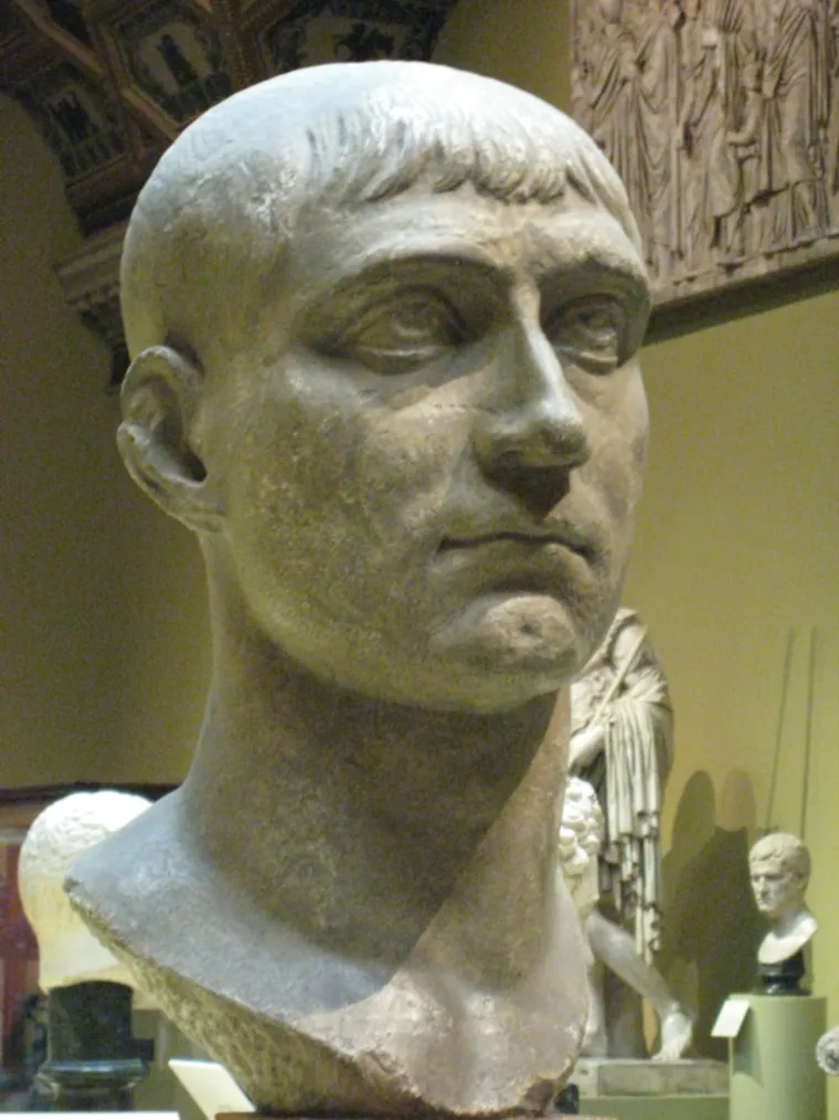 Ritratto marmoreo dell'imperatore Massenzio