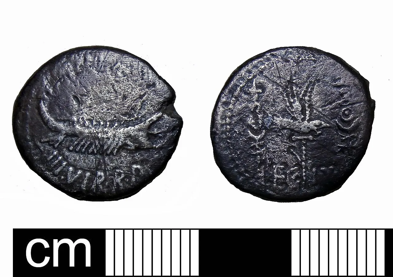 Denario legionario d'argento di Marco Antonio, 32-31 a.C., nave da guerra e aquila legionaria