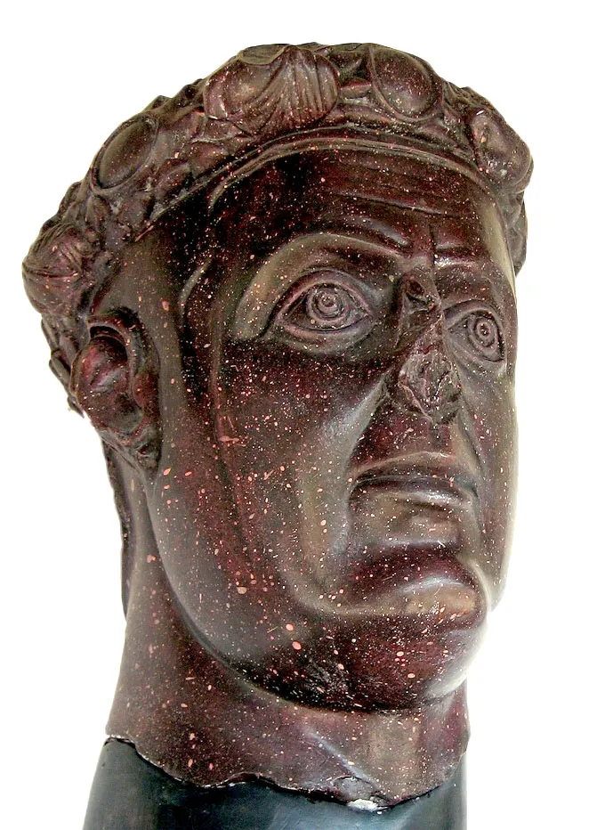 Testa in porfido di Galerio da Felix Romuliana