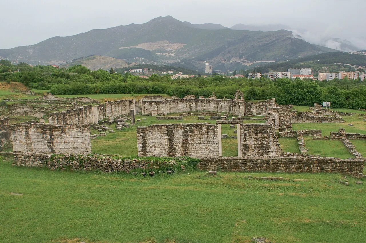 Rovine archeologiche di Salona — sede episcopale di Glicerio dopo la deposizione del 474