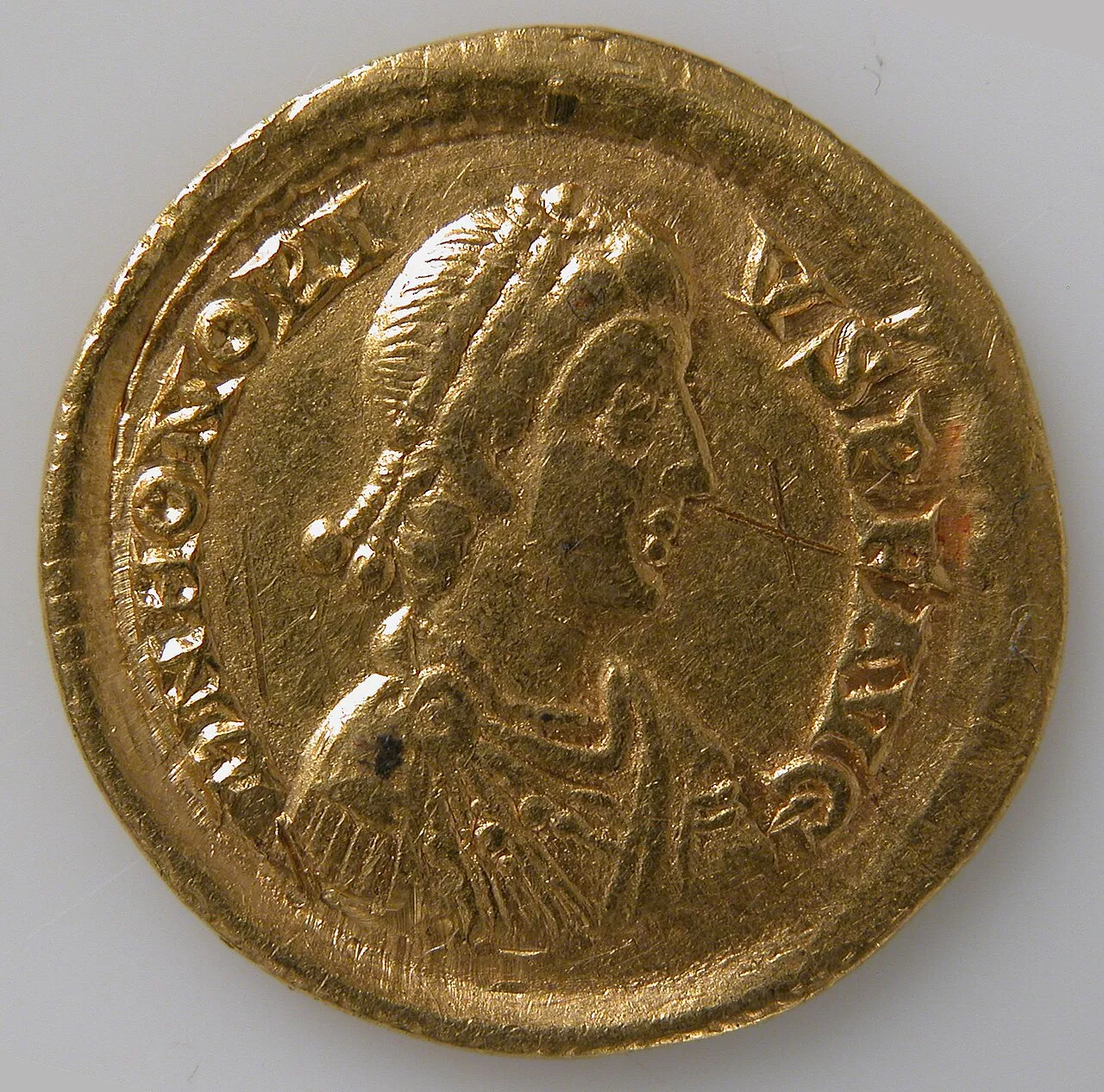 Solido aureo di Onorio, regno 395&ndash;423 d.C. &mdash; Metropolitan Museum