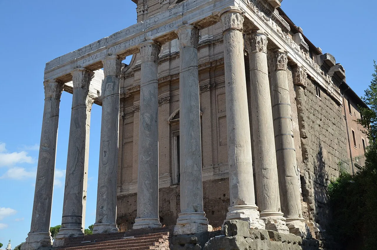 Tempio di Antonino e Faustina, Foro Romano